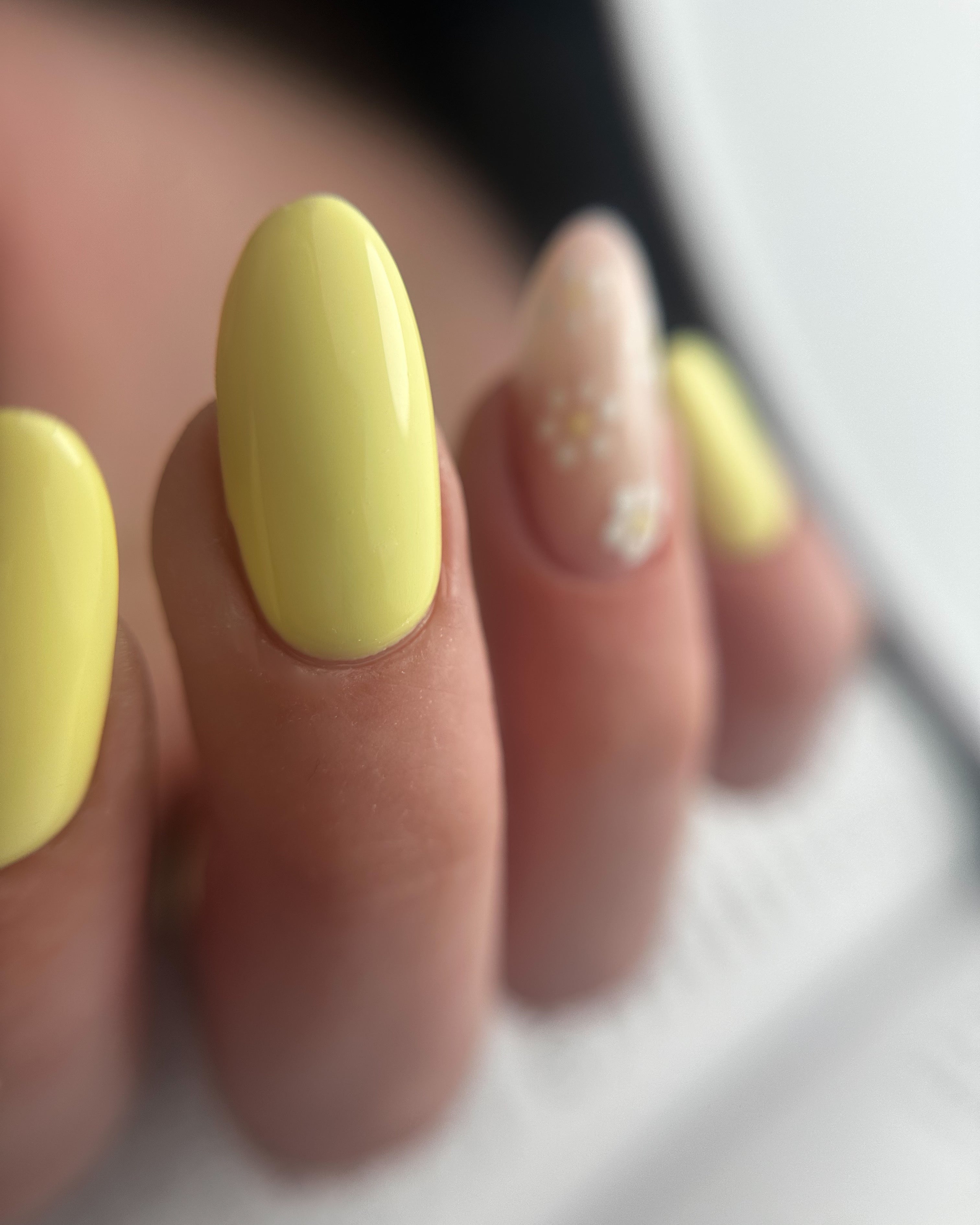 128 Lakier Hybrydowy Banana 7ml