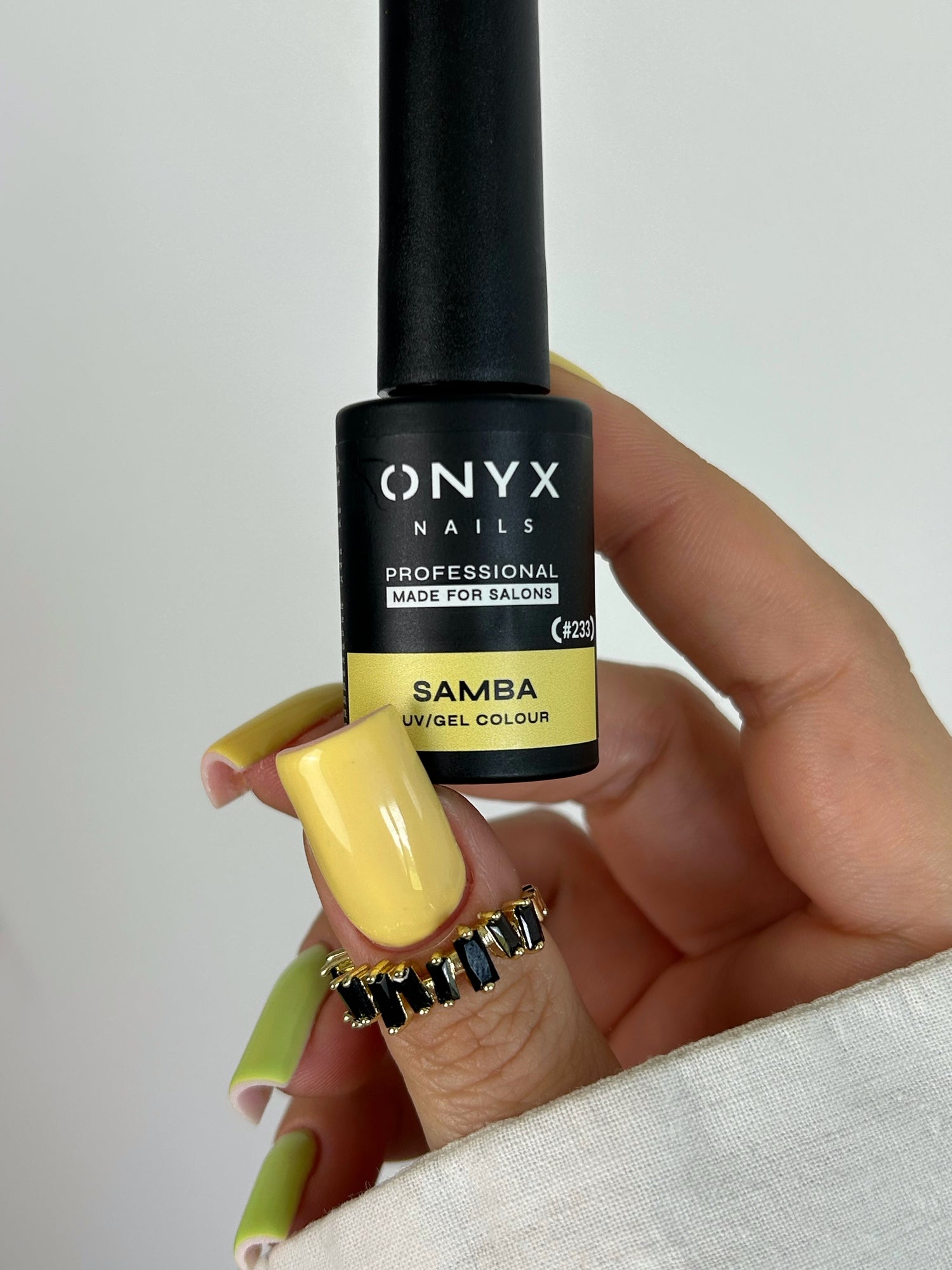 233 Lakier Hybrydowy - Samba 7ml