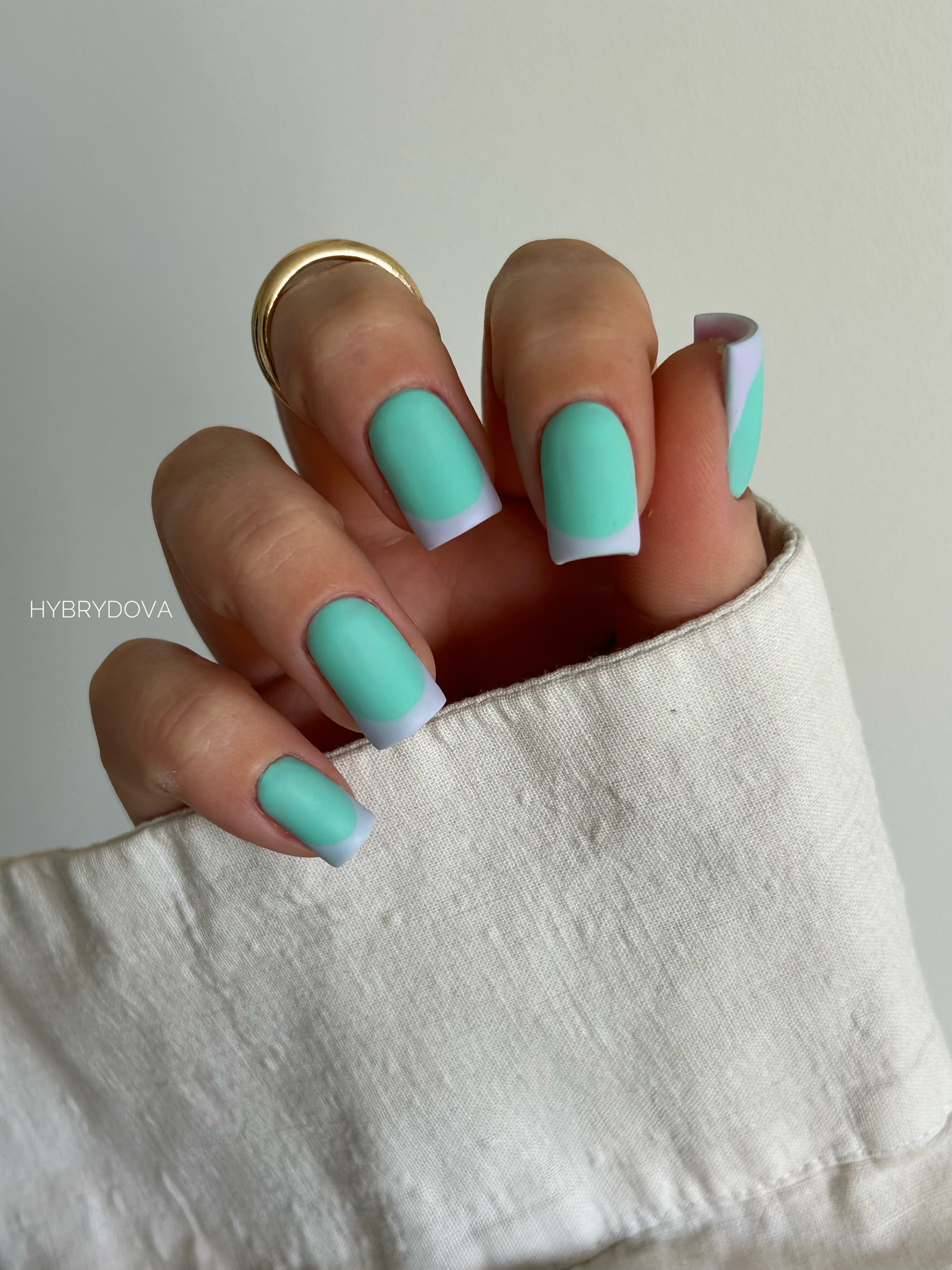 274 Lakier hybrydowy FROZEN MINT 7ml