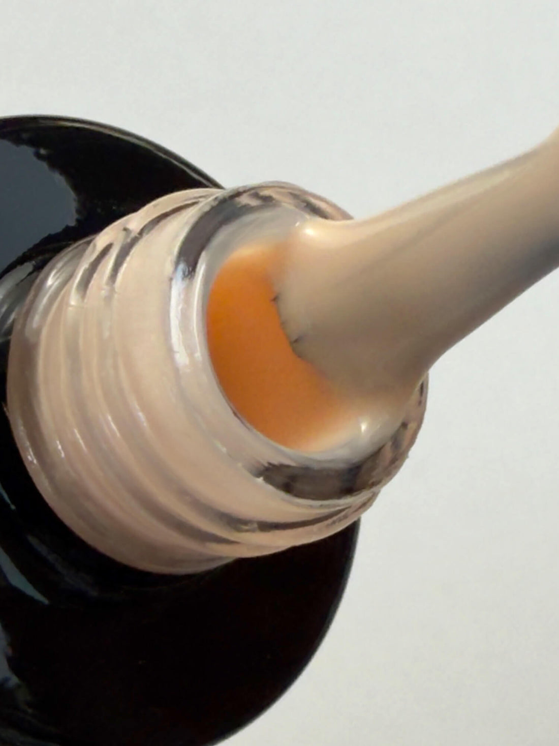 007 Lakier hybrydowy Light Peach 7ml