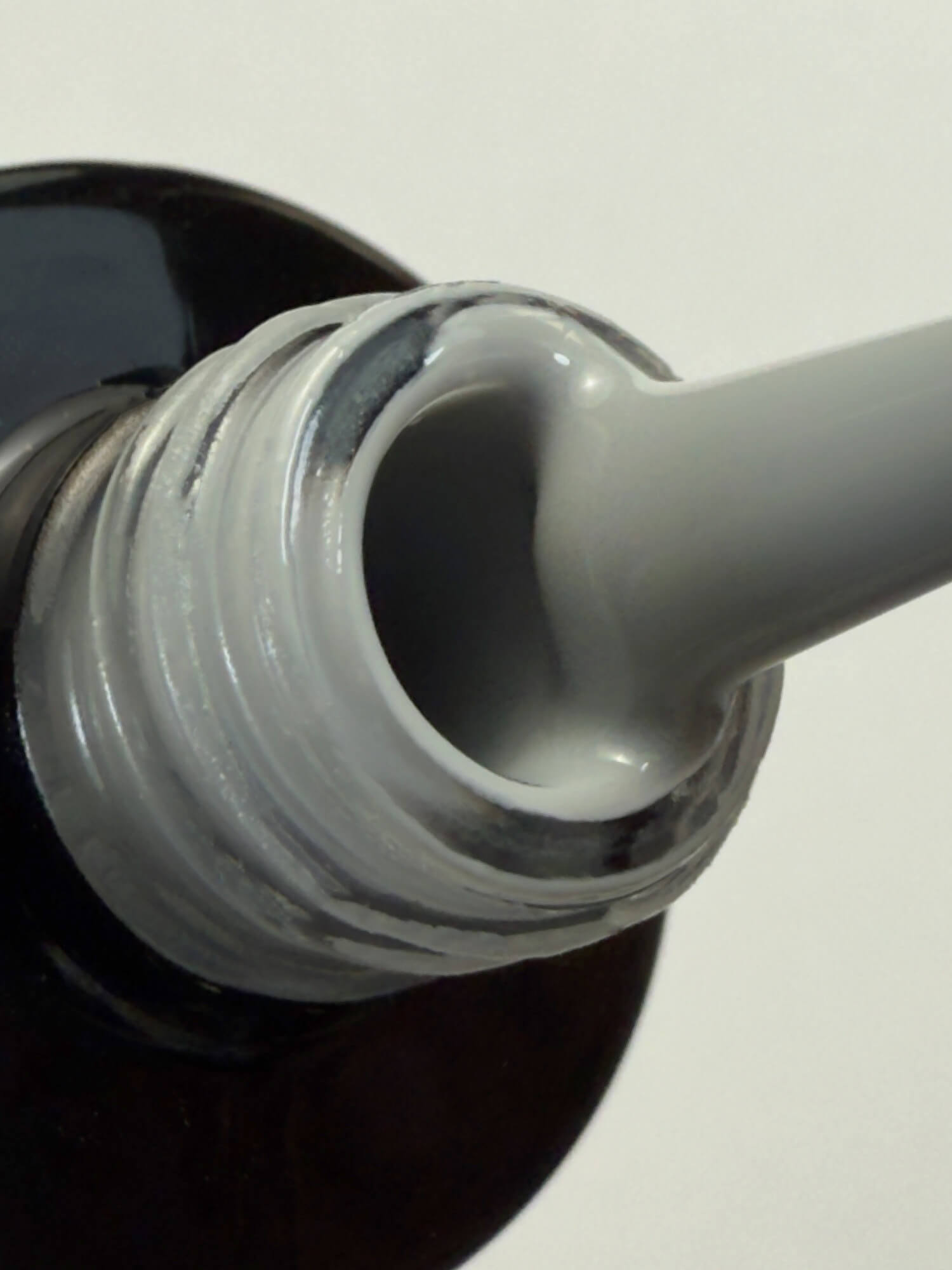 037 Lakier Hybrydowy Dolphin 7ml