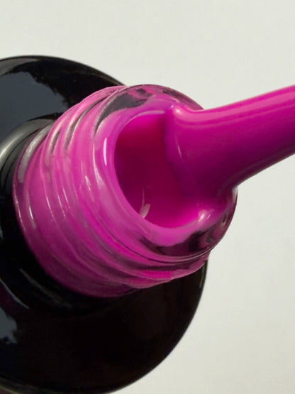 066 Lakier Hybrydowy Royal Fuchsia 7ml