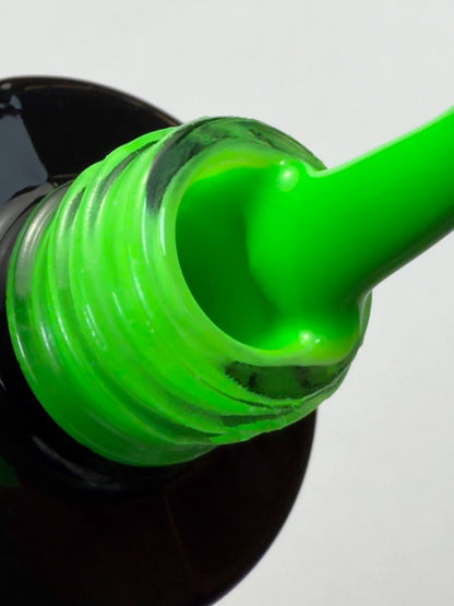 137 Lakier Hybrydowy Alien Green 7ml