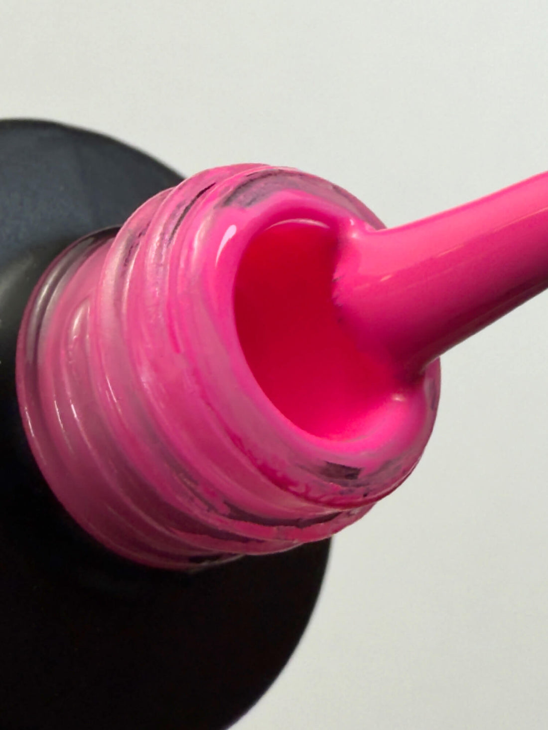 212 Lakier Hybrydowy Think Pink 7ml